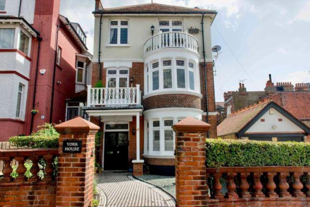 3 Bedroom Spacious Seaside With Estuary Views