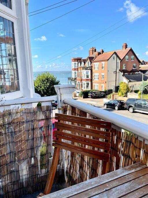 3 Bedroom Spacious Seaside With Estuary Views Apartment