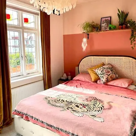 3 Bedroom Spacious Seaside Apartment With Estuary Views Southend-on-Sea Exterior photo